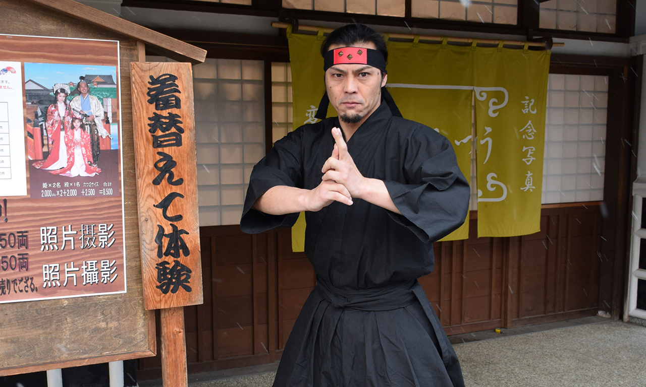 Experience traditional Edo culture at the Noboribetsu Date Jidaimura theme park